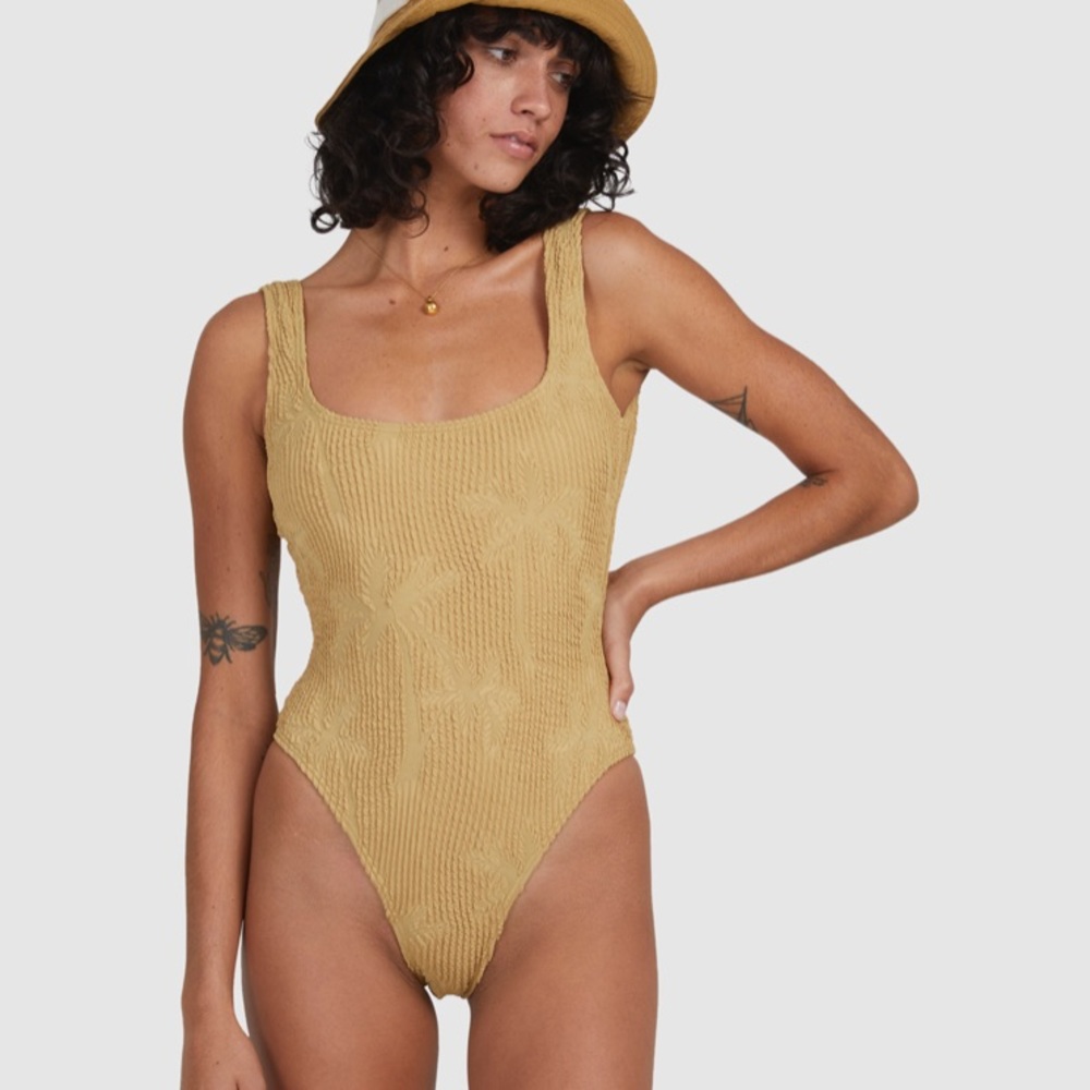 NWT would out Billabong Verano Square Tanker One Piece Swimsuit